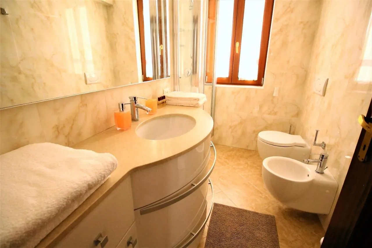 Charming Canal View San Marco Apartment Venice 0*,